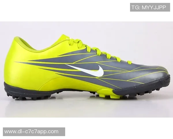 探索耐克毒蜂系列足球鞋的创新科技与卓越性能助力球场表现